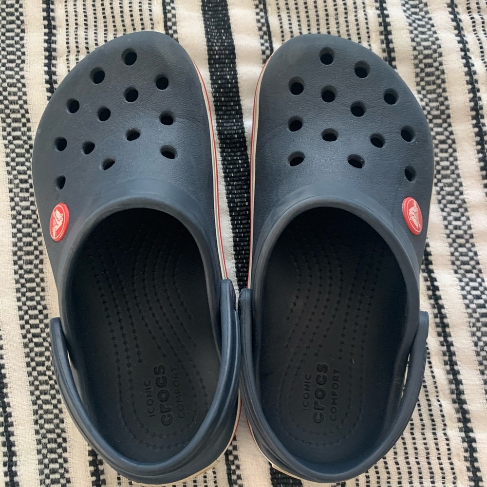 Crocs: Navy and Red - Little Boys Size 12